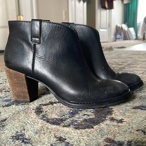 STEVEN by Steve Madden Black Leather Ankle Booties Size 8.5